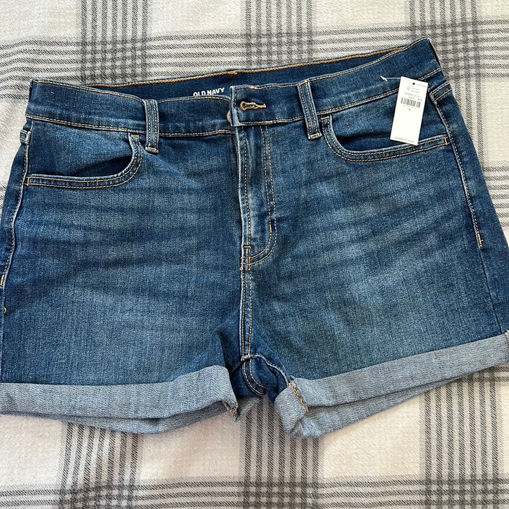 Old Navy Mid Rise Cuffed Shorts